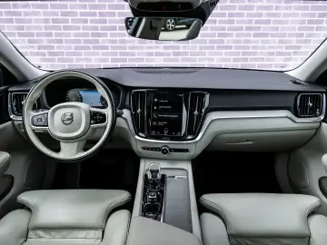 Volvo S60 2.0 B4 Plus Bright Pano