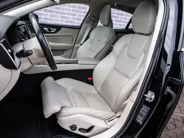 Volvo S60 2.0 B4 Plus Bright Pano