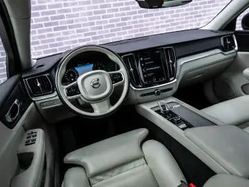 Volvo S60 2.0 B4 Plus Bright Pano