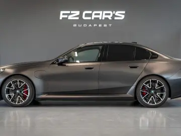 BMW M5 xDrive Limousine Matte Black