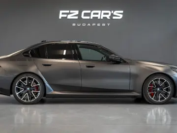 BMW M5 xDrive Limousine Matte Black