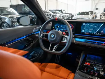 BMW M5 xDrive Limousine Matte Black