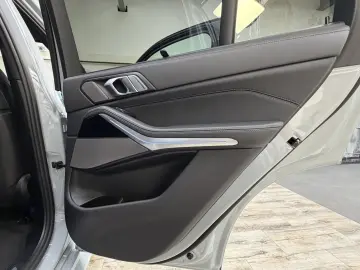 BMW X5 xDr50e M Sport Pro 22Zoll Pano Sitzlüft. AHK