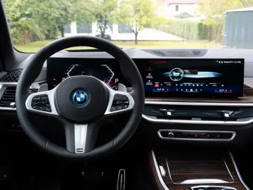 BMW X5 50e M PRO.LUFTFE.SOFTCL.PANO.DR.ASS.PRO.AHK