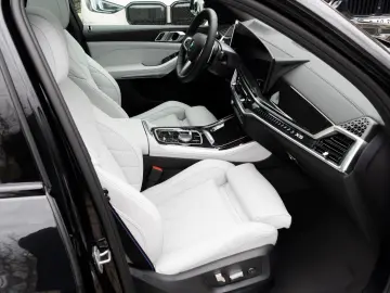 BMW X5 40i M PRO.LUFTF.PANO.DR.ASS.PR.ASS.SHZ.AHK