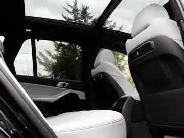 BMW X5 40i M PRO.LUFTF.PANO.DR.ASS.PR.ASS.SHZ.AHK