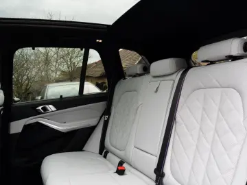 BMW X5 40i M PRO.LUFTF.PANO.DR.ASS.PR.ASS.SHZ.AHK
