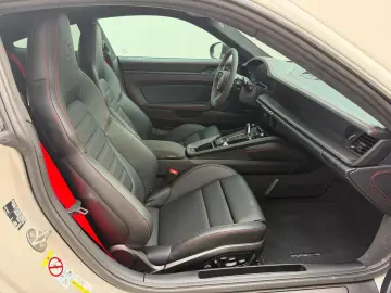 PORSCHE 991 911 Carrera 4 GTS Lift PASM PDLS  BOSE Park