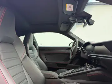 PORSCHE 991 911 Carrera 4 GTS Lift PASM PDLS  BOSE Park