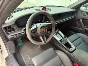 PORSCHE 991 911 Carrera 4 GTS Lift PASM PDLS  BOSE Park