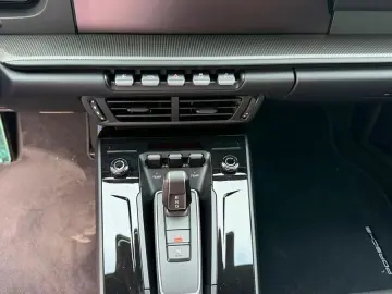 PORSCHE 991 911 Carrera 4 GTS Lift PASM PDLS  BOSE Park