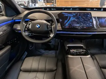 BMW 740 xDrive NEW MODEL 2026 INDIVIDUAL TV