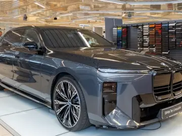 BMW 740 xDrive NEW MODEL 2026 INDIVIDUAL TV