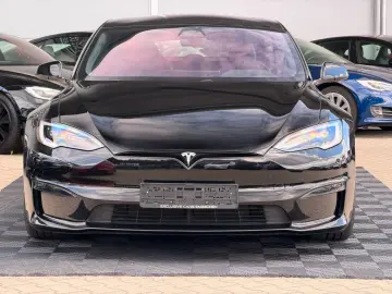 TESLA MODEL S PLAID