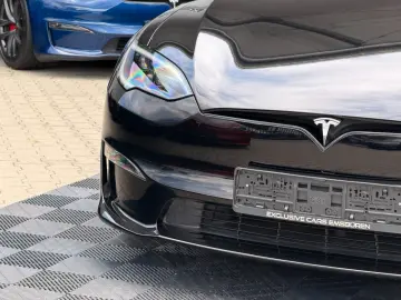 TESLA MODEL S PLAID