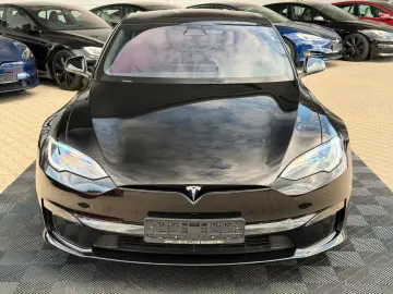TESLA MODEL S PLAID