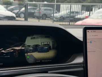 TESLA MODEL S PLAID