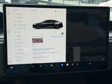TESLA MODEL S PLAID