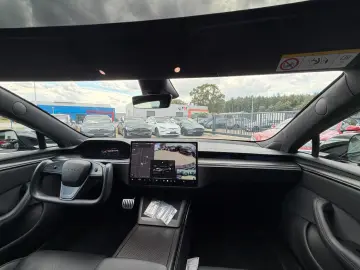 TESLA MODEL S PLAID