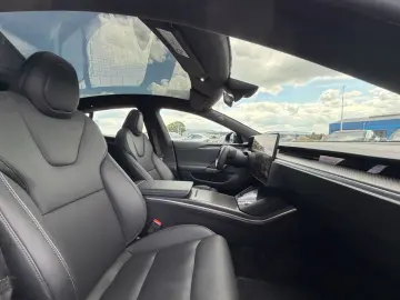 TESLA MODEL S PLAID