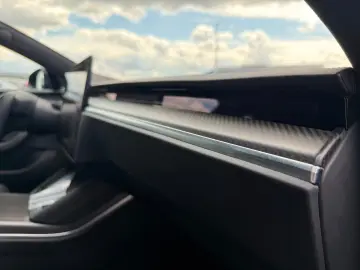 TESLA MODEL S PLAID