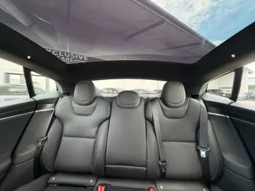 TESLA MODEL S PLAID
