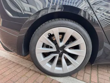 TESLA Model 3 LR AWD