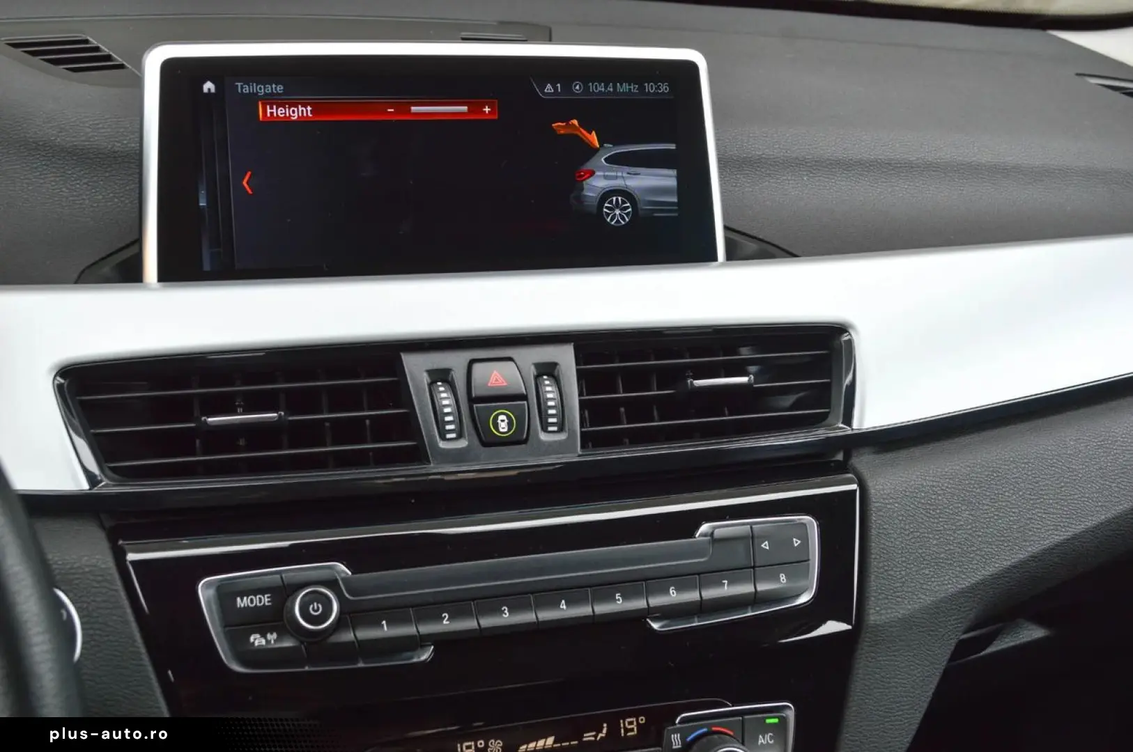 2021 BMW X1 xDrive25e Plug-in Hybrid   220 CP   Automată   R