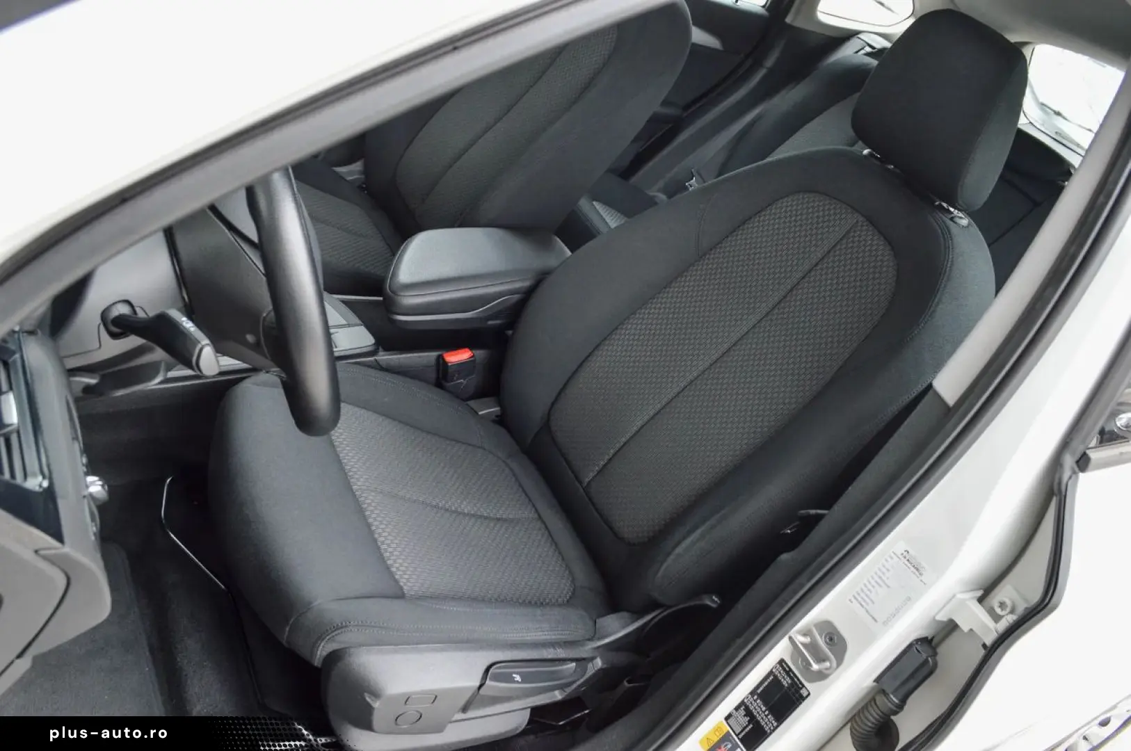 2021 BMW X1 xDrive25e Plug-in Hybrid   220 CP   Automată   R