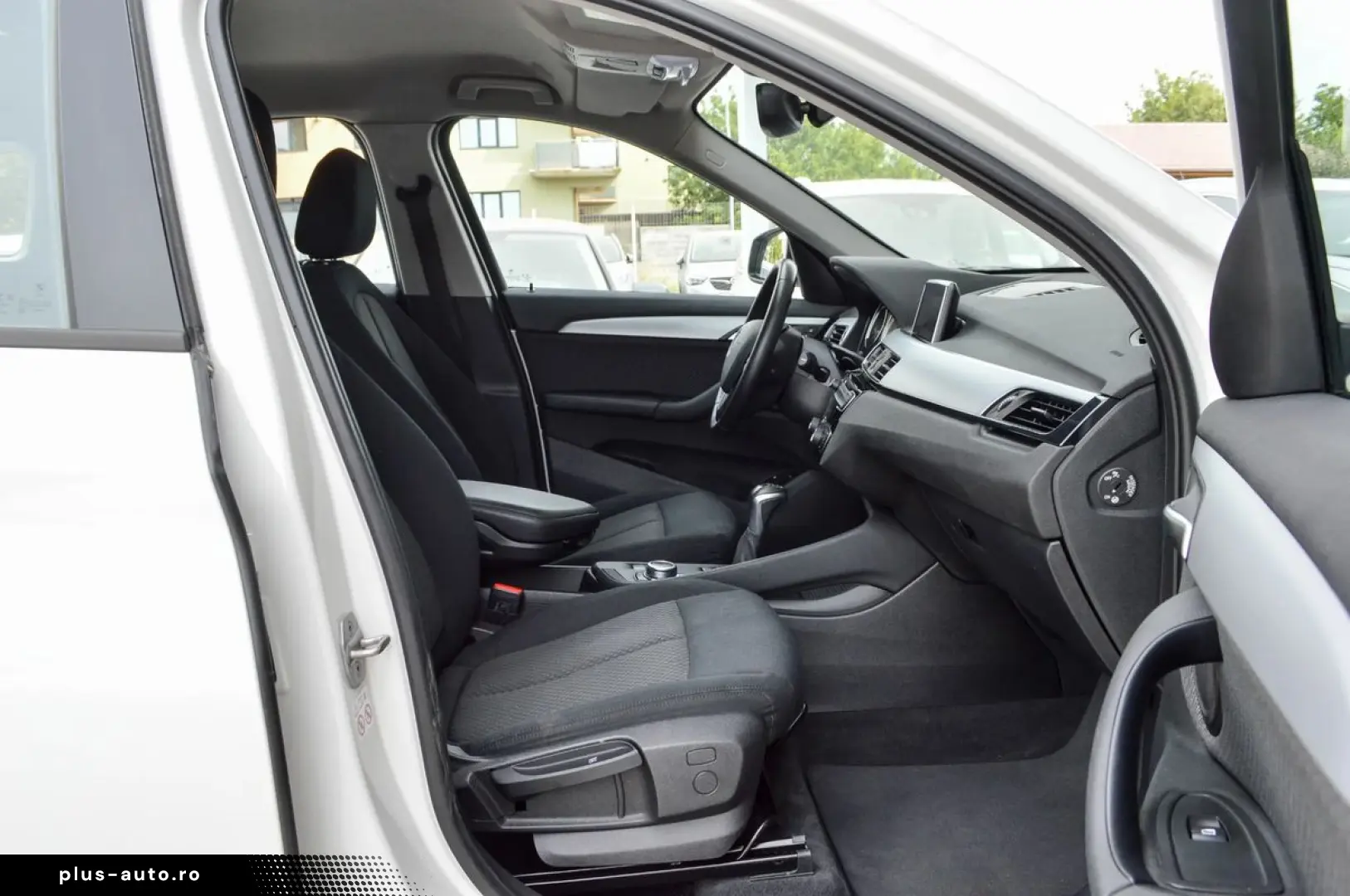 2021 BMW X1 xDrive25e Plug-in Hybrid   220 CP   Automată   R