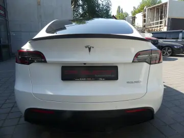 TESLA Model Y Performance Dual AWD