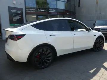 TESLA Model Y Performance Dual AWD