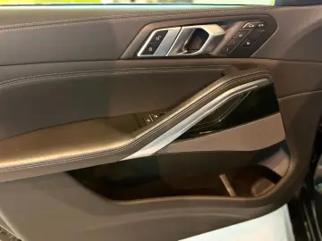 BMW X6 xDr40d MSpo SkyLounge IcGlow Ventil 360 DisplayKey