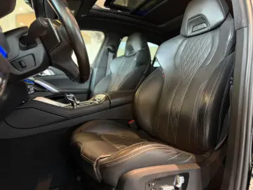 BMW X6 xDr40d MSpo SkyLounge IcGlow Ventil 360 DisplayKey