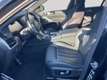 BMW X6 xDr40d MSpo Ventil DisplKey DAProf 360 H&K