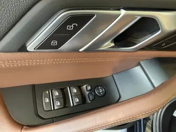 BMW BMW X6 xDr40i MSpo DisplayKey 4ZClima DAProf 360 IAS