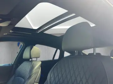 BMW X6 40d xDr MSpo SkyLounge DisplKey H&K 360