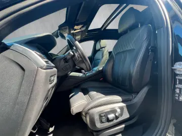 BMW X6 40d xDr MSpo SkyLounge DisplKey H&K 360