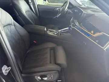 BMW X6 xDr30d MSpo IcGlow Massage Ventil SoftClo AuxHeat