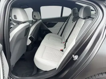 BMW 550e xDrive