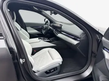 BMW 550e xDrive