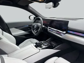 BMW 550e xDrive