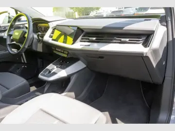 AUDI Q4 Sportback 35 e-tron Assistenzpaket Kamera Sma