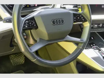 AUDI Q4 Sportback 35 e-tron Assistenzpaket Kamera Sma