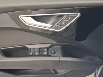 AUDI Q4 e-tron 40 Q4 e-tron 40