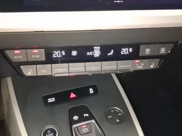 AUDI Q4 e-tron 40 Q4 e-tron 40