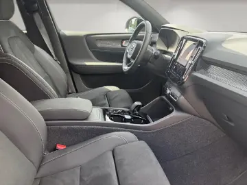 VOLVO XC40 B4 Benzin AWD Ultimate Dark