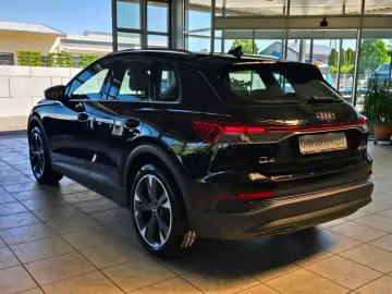 AUDI Q4 40 e-tron SONOS LEDER NAVI RFK 20 WÄRMEPUMPE