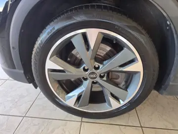 AUDI Q4 40 e-tron SONOS LEDER NAVI RFK 20 WÄRMEPUMPE