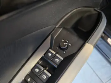 AUDI Q4 40 e-tron SONOS LEDER NAVI RFK 20 WÄRMEPUMPE